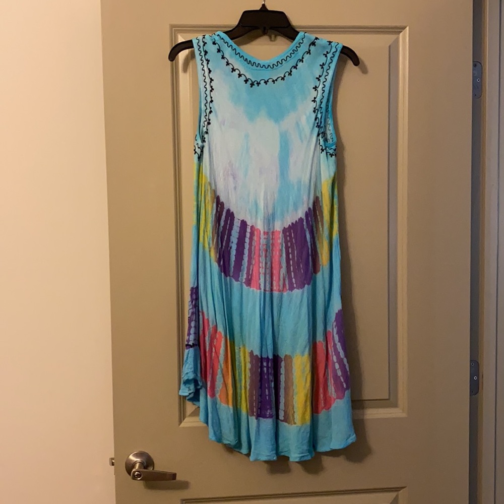 Colorful strapless top. - Picture 3 of 3